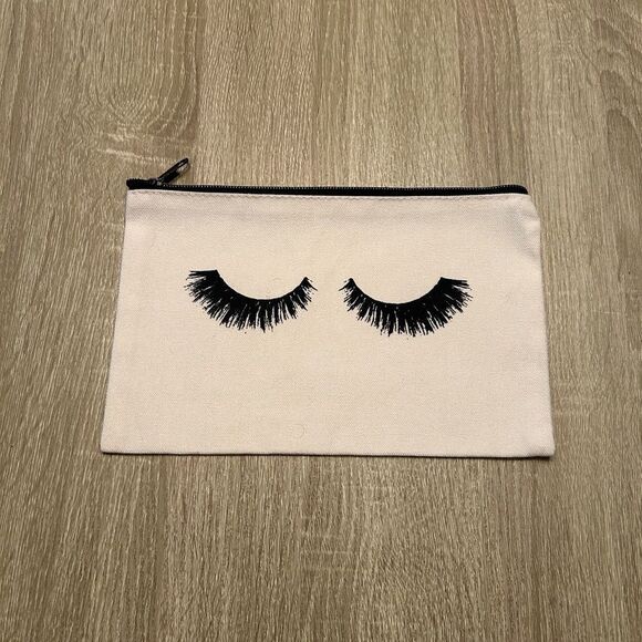 NWOT … Eyelash Design Cosmetic Bag - Picture 1 of 3